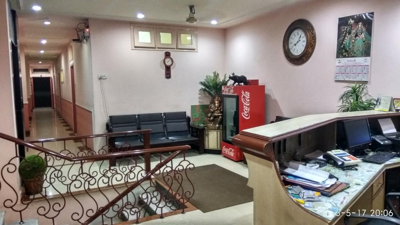 Hotel Varsa Dibrugarh Exteriör bild