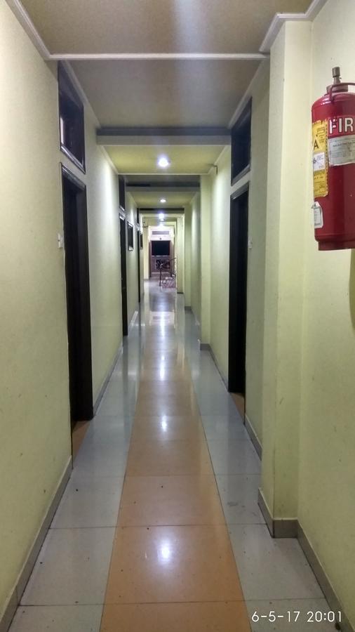 Hotel Varsa Dibrugarh Exteriör bild
